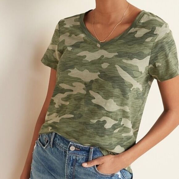 Old Navy EveryWear Green Camo V-Neck T-Shirt for Women Size Large - Picture 1 of 10